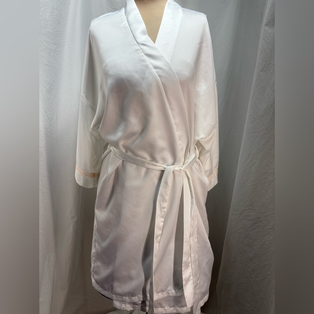 Apt. 9 White Satin “Bride” Robe Large Bridal Getting Ready Kimono Sleeve
